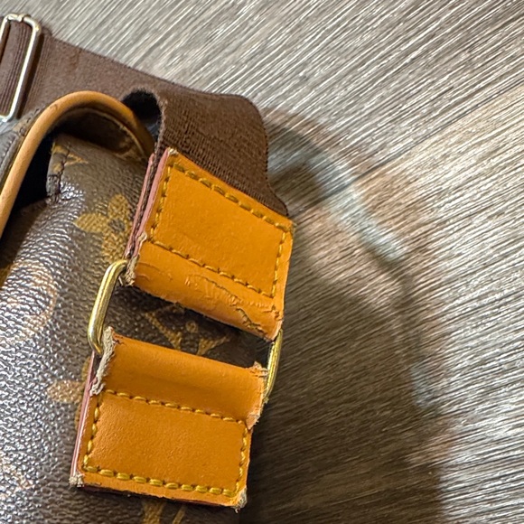 Monogram messenger bag - Picture 5 of 14